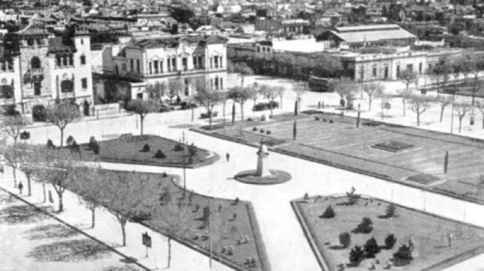 Palacio Municipal, plaza y Teatro Colon