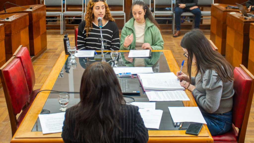 Educación: Con invitados por cobertura de cargos auxiliares e infraestructura